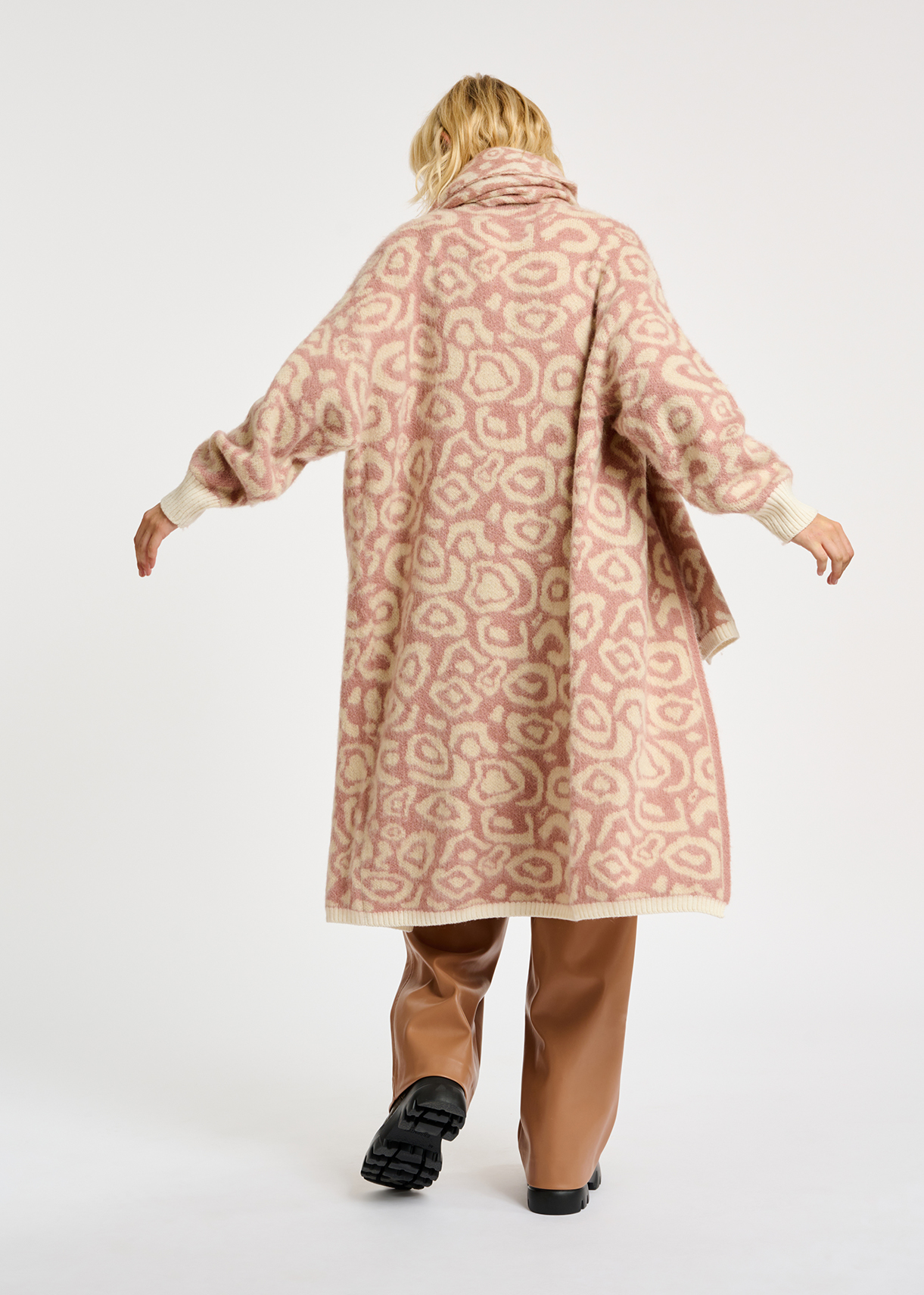 Vintage pink and ecru leopard-print cardigan RE—SSENTIEL second-hand photo 4